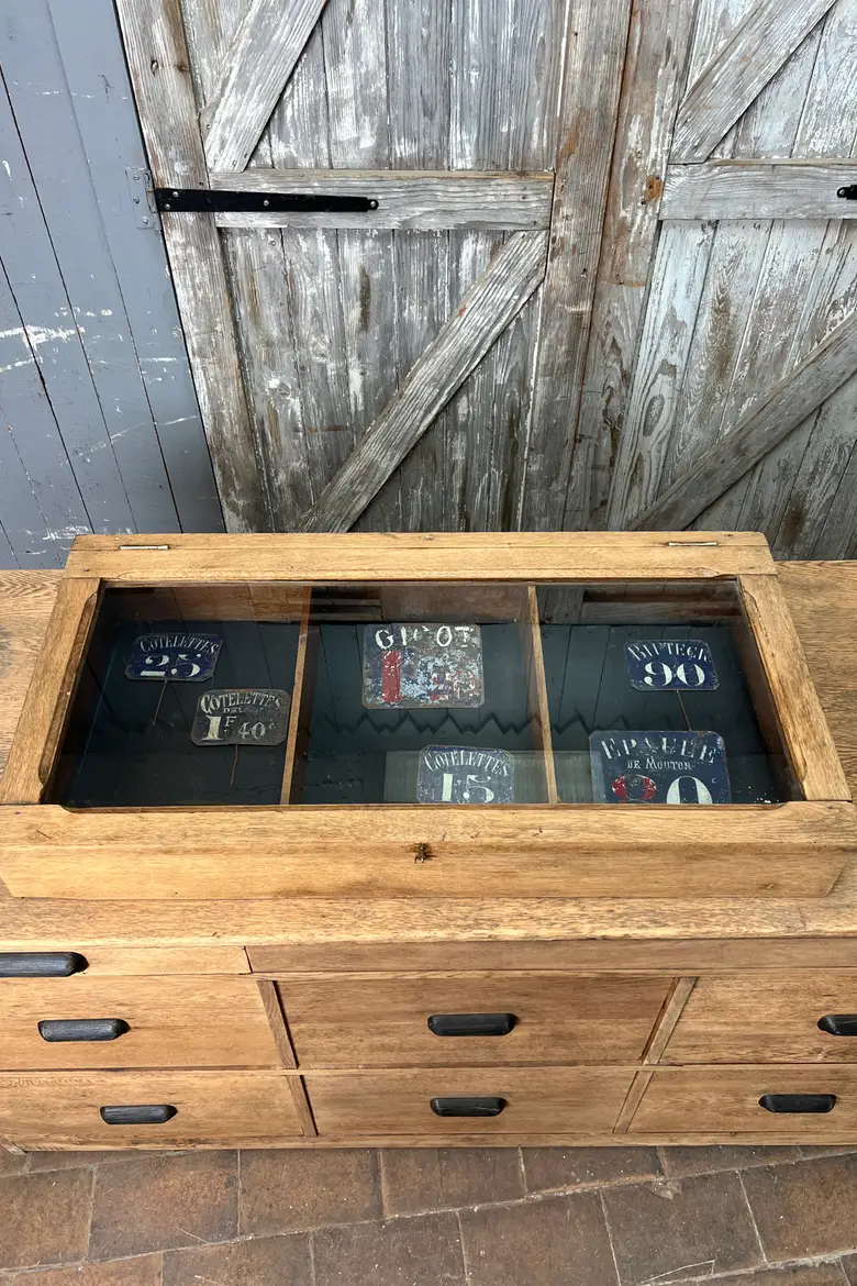 Vitrine de bijoutier en chêne