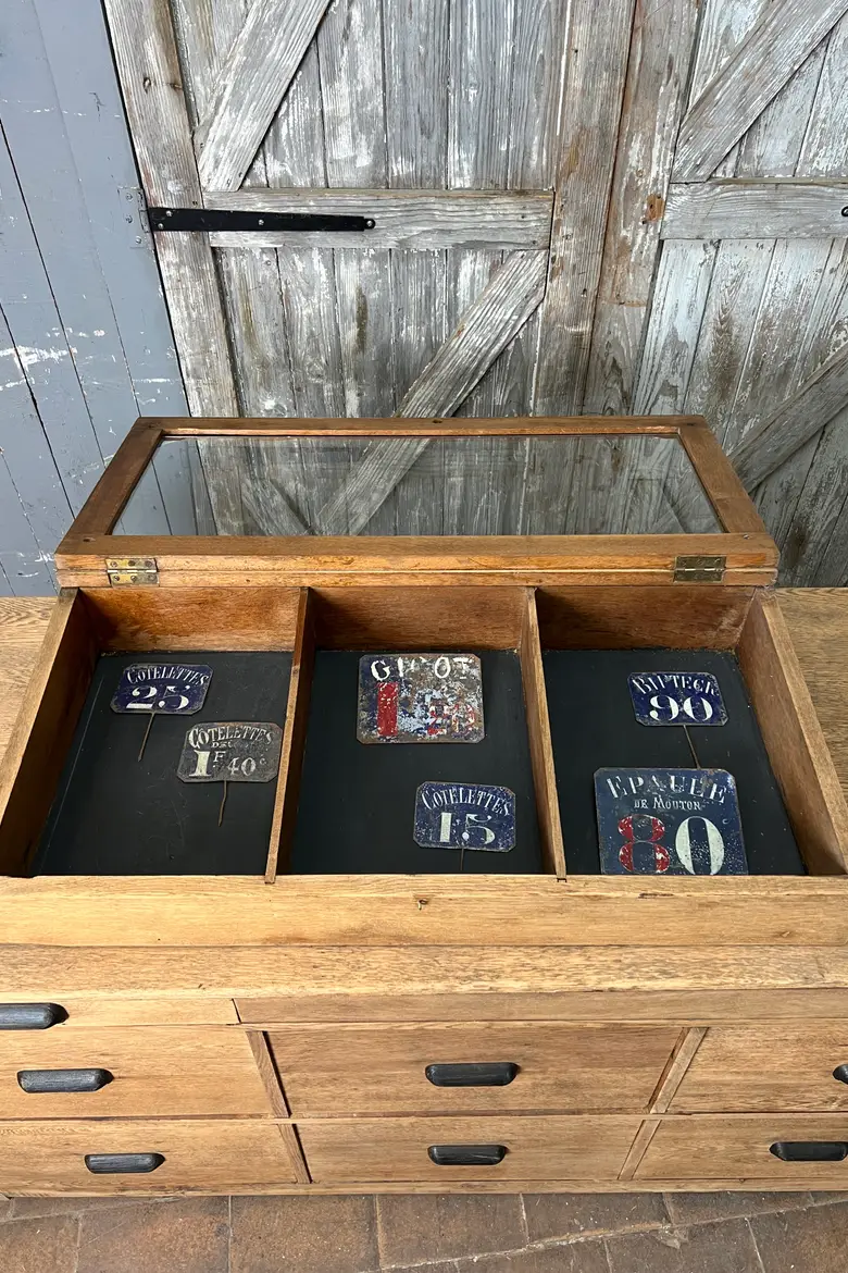 Vitrine de bijoutier en chêne