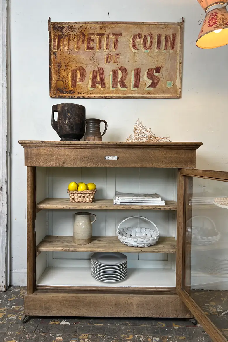 Vitrine de commerce en chêne