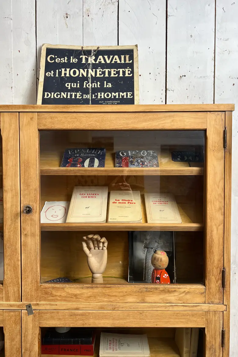 Vitrine de commerce murale