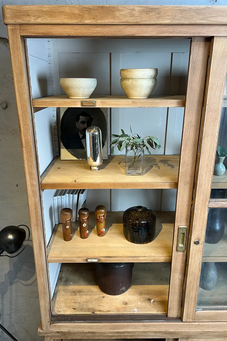 Vitrine de musée en chêne