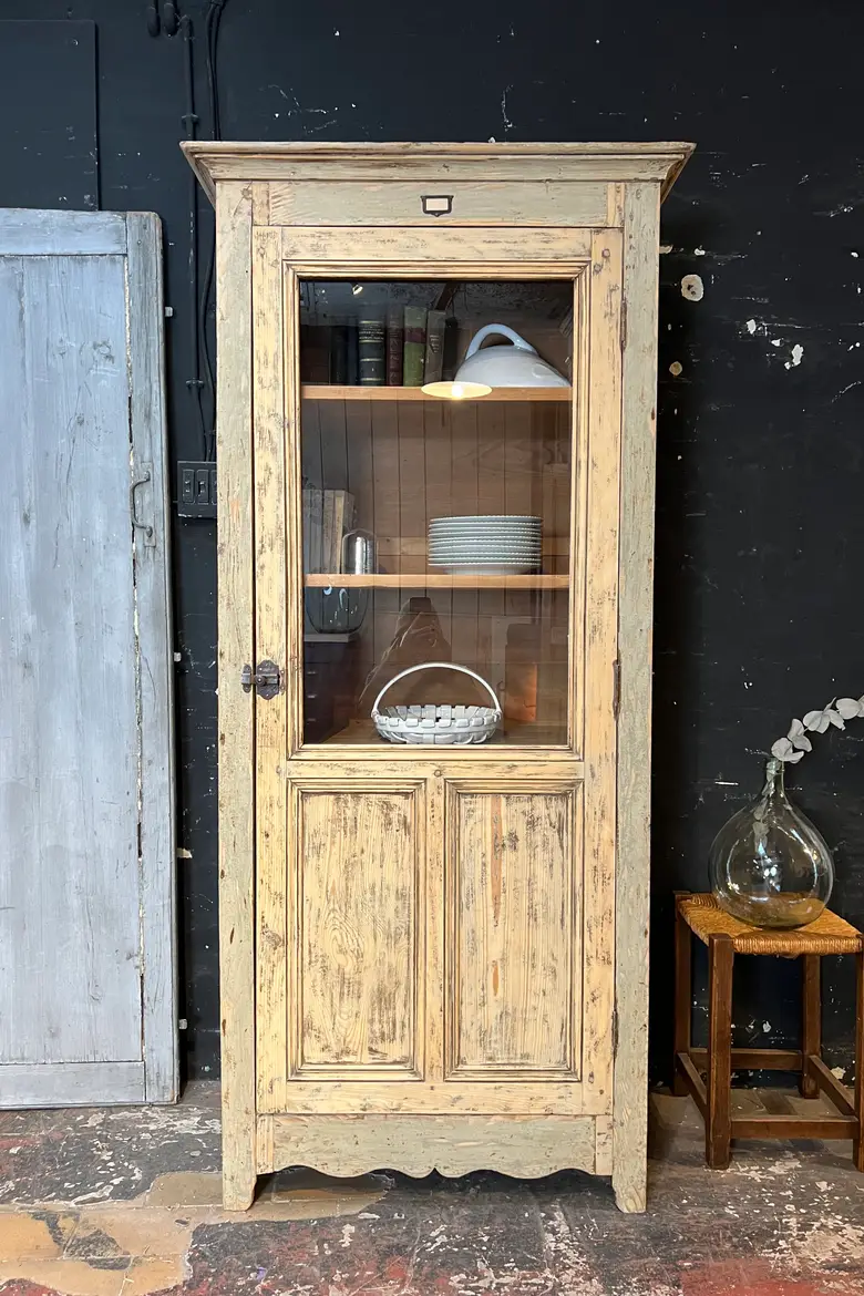 Vitrine de pharmacie en sapin Début XXème