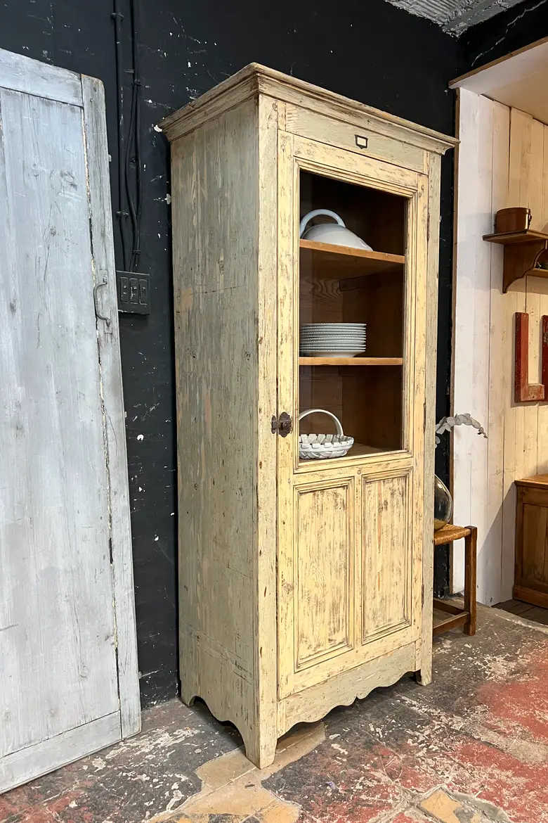 Vitrine de pharmacie en sapin Début XXème