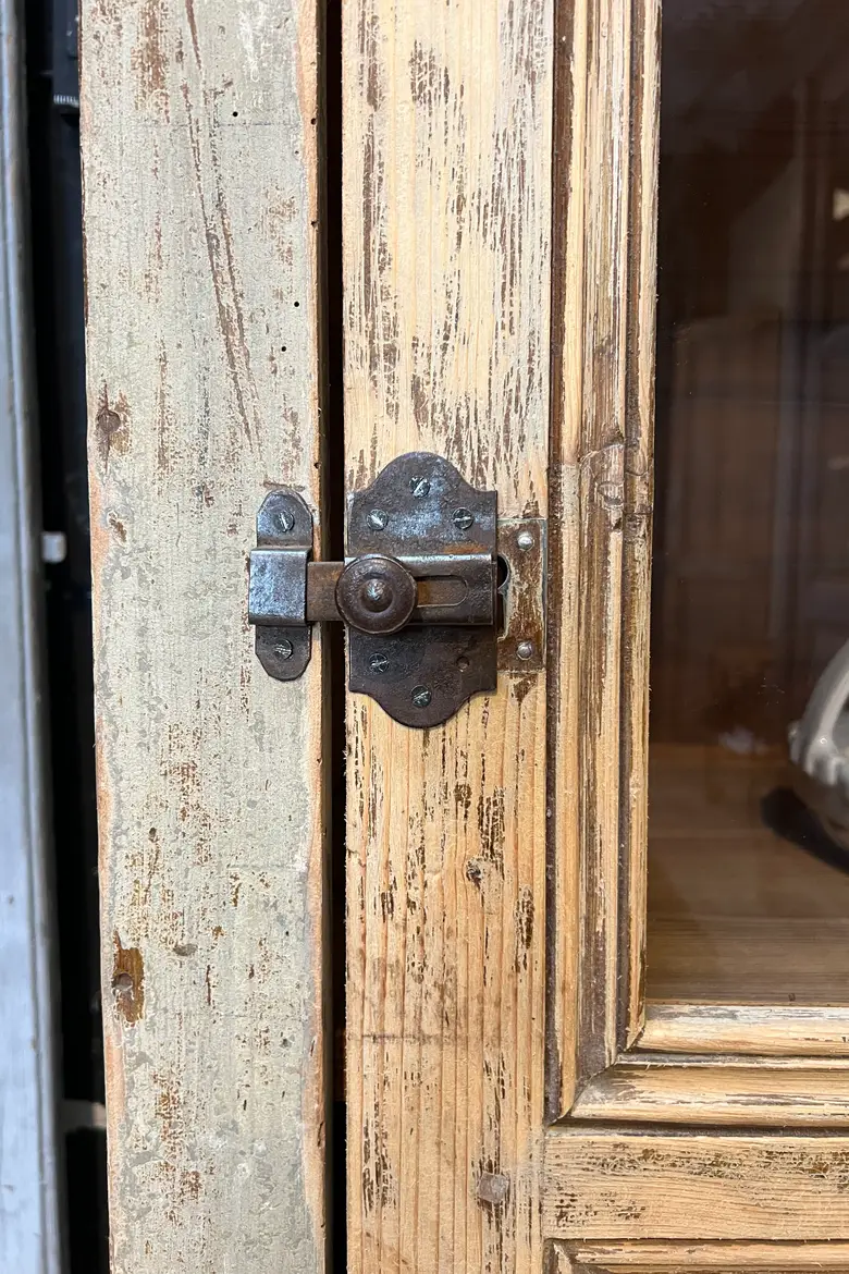 Vitrine de pharmacie en sapin Début XXème