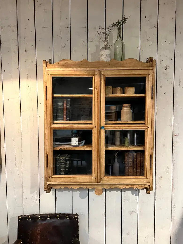 Vitrine d’épicerie en bois à suspendre 1920