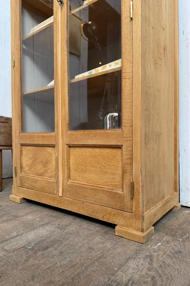Vitrine des années 50 en chêne