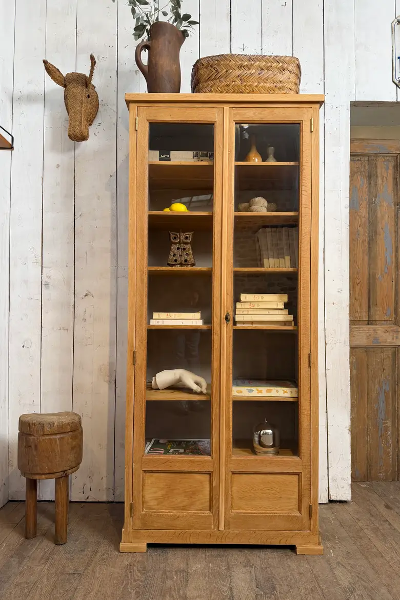 Vitrine des années 50 en chêne