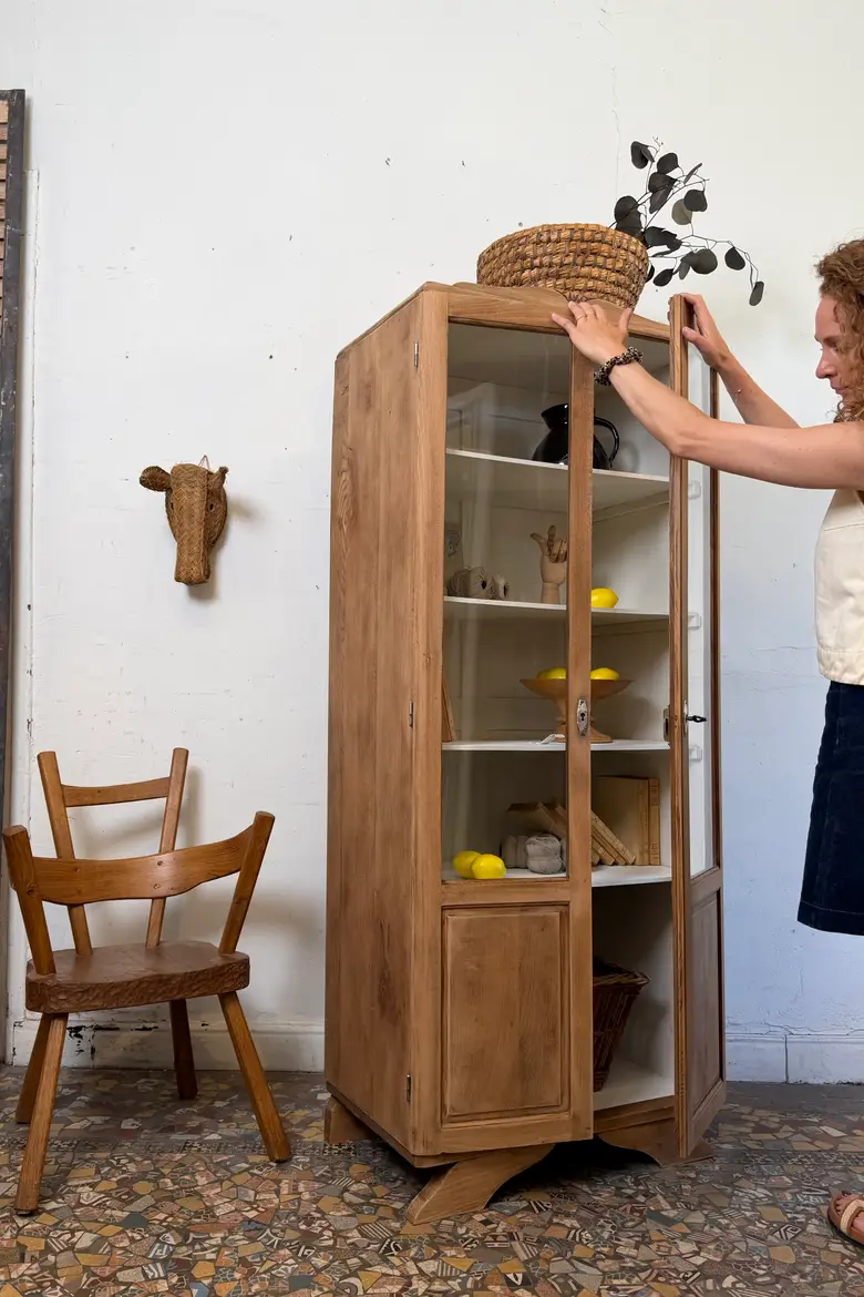 Vitrine des années 50 en chêne — Vitrine des années 50 en chêne