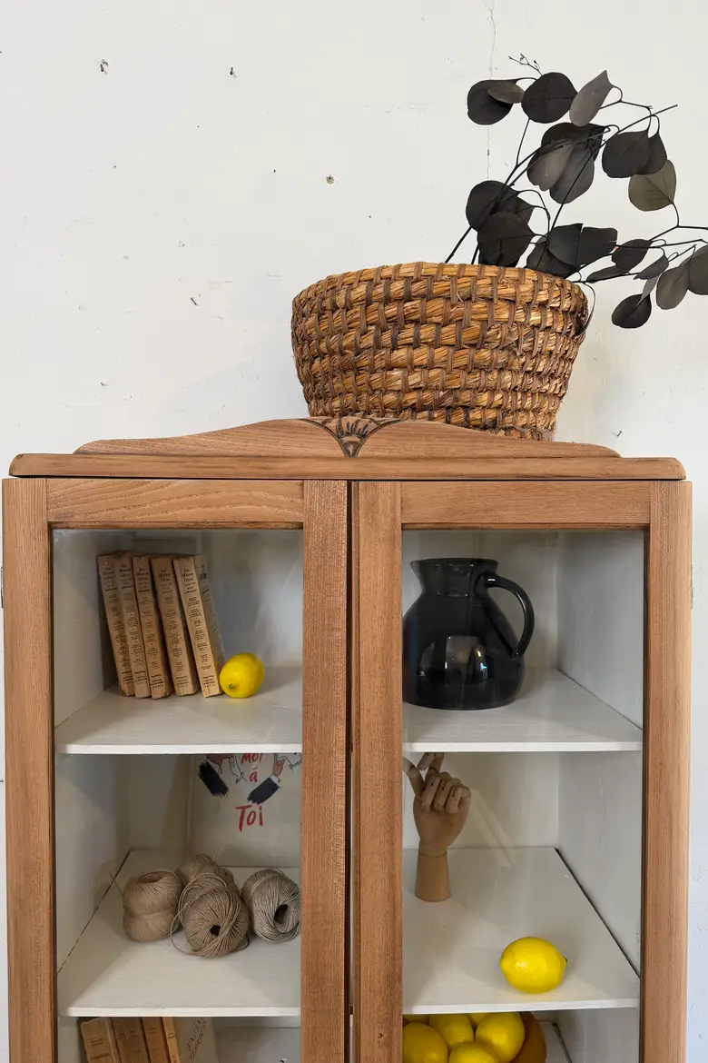 Vitrine des années 50 en chêne — Vitrine des années 50 en chêne