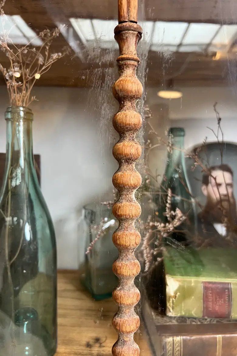Vitrine gothique en chêne – Époque Louis-Philippe, 19e siècle