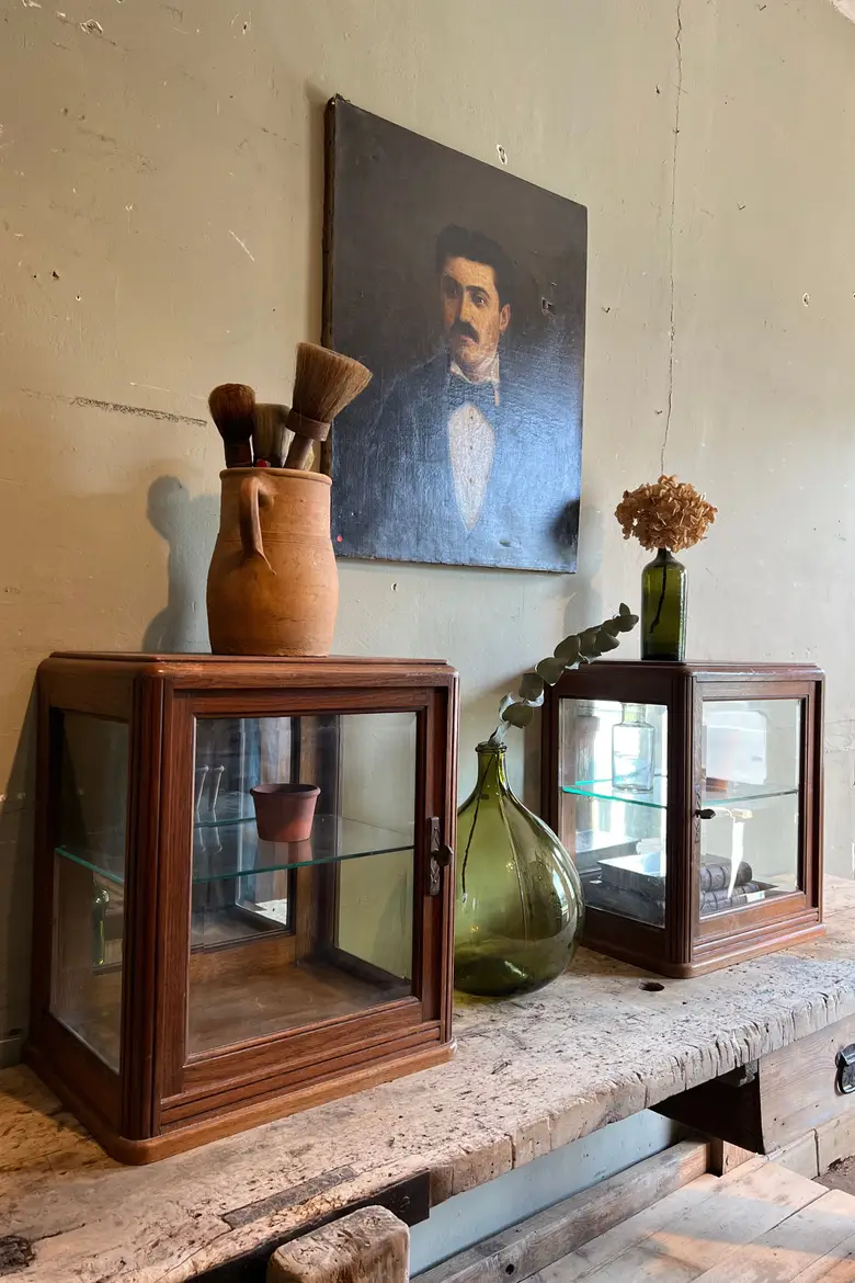 Vitrines Art Deco en chêne Années 30