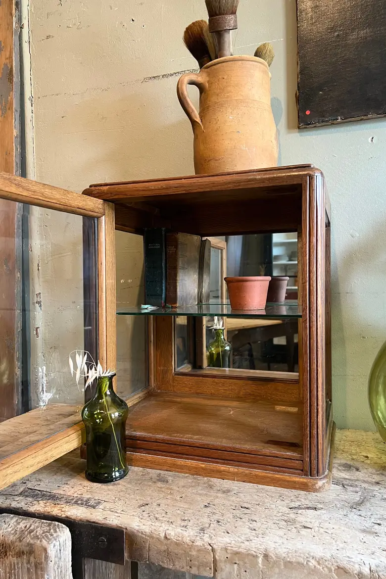 Vitrines Art Deco en chêne Années 30