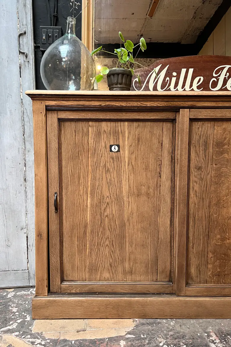 Ancien meuble d’atelier en chêne Début XXème — vue partie gauche